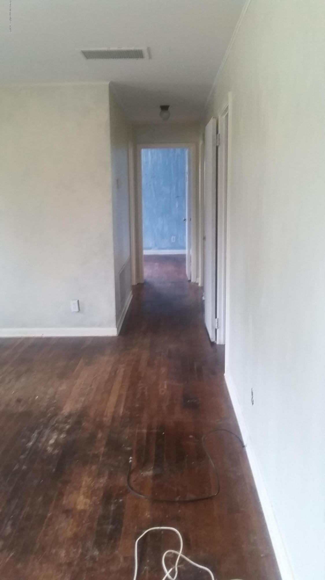 22 Clayton Road Howell, NJ 07731 - Photo 3 of 16 20160204_132239