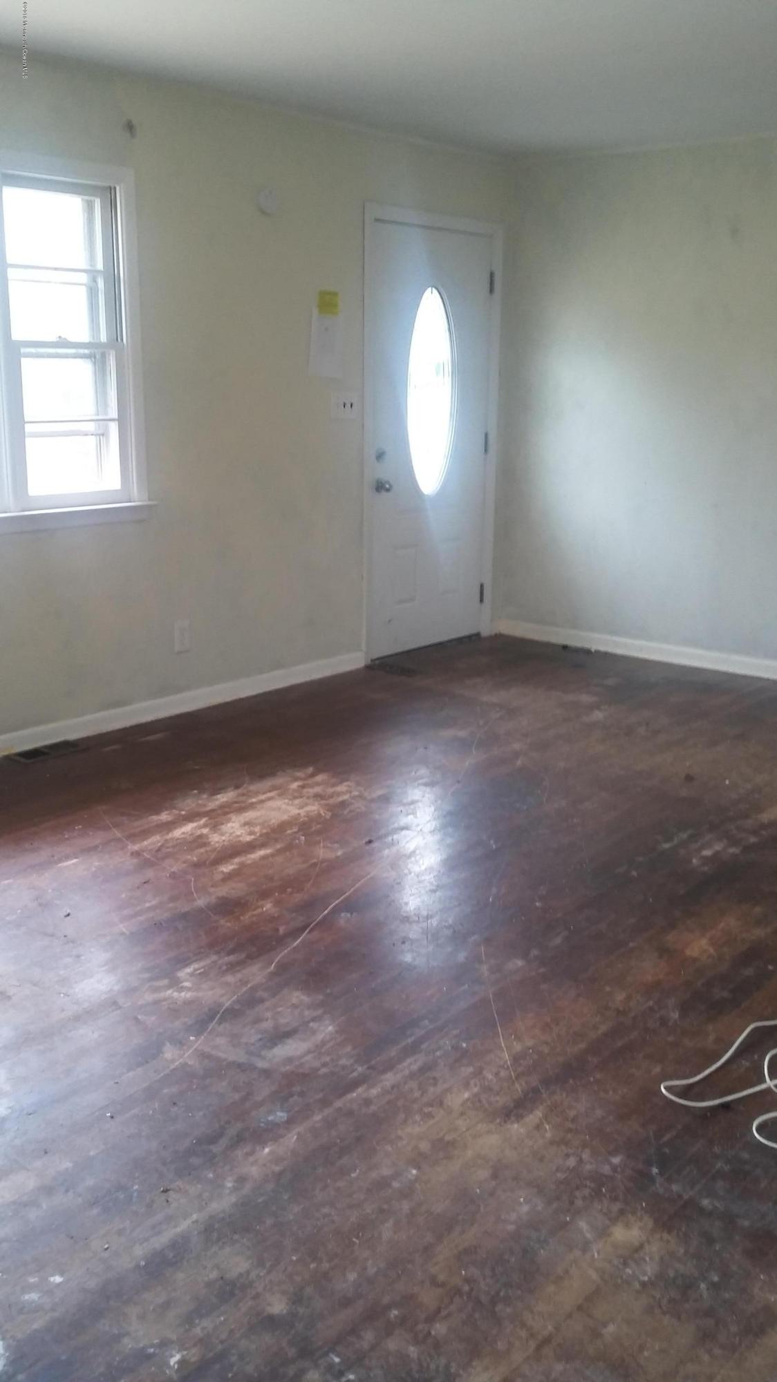 22 Clayton Road Howell, NJ 07731 - Photo 4 of 16 20160204_132233