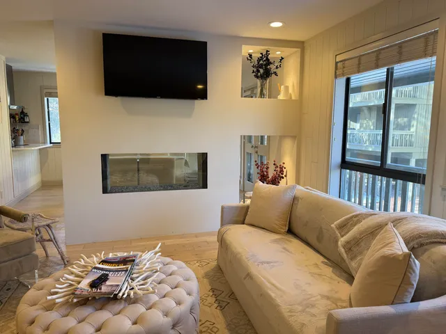 $1,167,000 | 1472 Cottonwood Condo Drive, Sun Valley, ID 83353