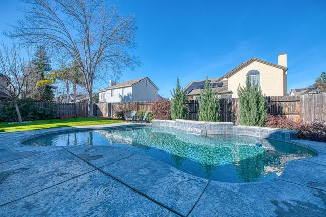 $589,000 | 1227 Minarets Avenue, Clovis, CA 93611