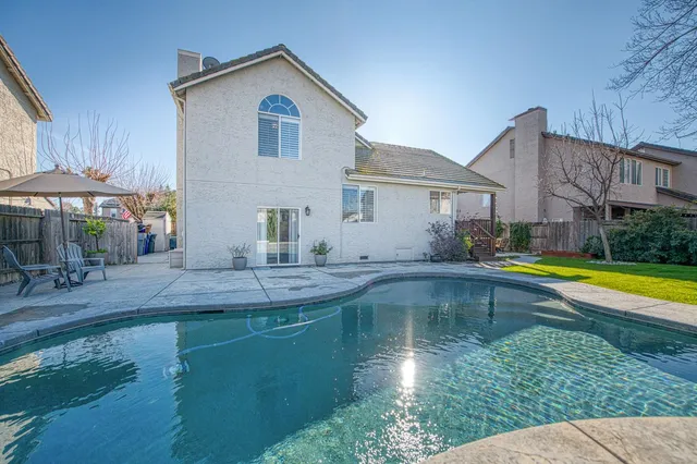 $589,000 | 1227 Minarets Avenue, Clovis, CA 93611