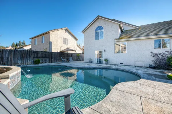 $580,000 | 1227 Minarets Avenue, Clovis, CA 93611