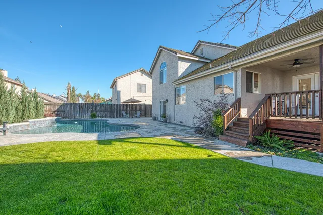 $589,000 | 1227 Minarets Avenue, Clovis, CA 93611