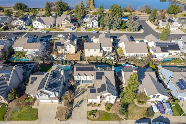 $589,000 | 1227 Minarets Avenue, Clovis, CA 93611