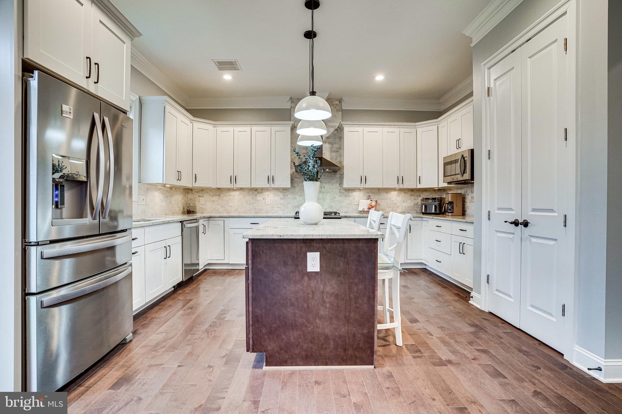 8733 Pohick Road Springfield, VA 22153 - Photo 8 of 40 Chef's Kitchen