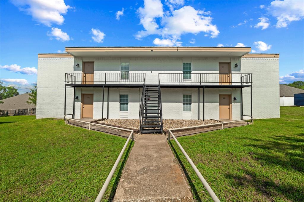 312 West Rentz Street Weatherford, TX 76086 - Photo 6 of 37 East Building 4 units