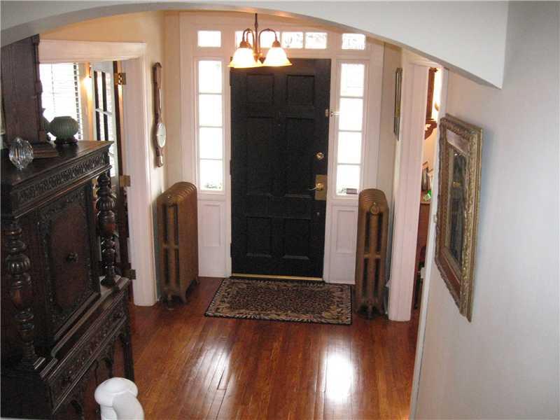 3645 Brighton Road Brighton Heights, PA 15212 - Photo 2 of 25 Entry/Foyer.