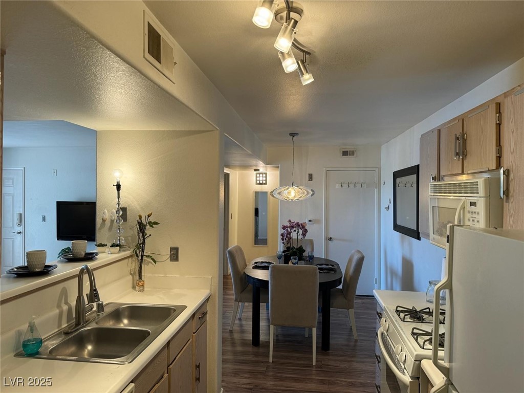 7885 West Flamingo Road, Unit 1002 Las Vegas, NV 89147 - Photo 14 of 25