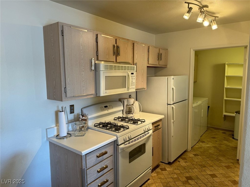 7885 West Flamingo Road, Unit 1002 Las Vegas, NV 89147 - Photo 8 of 25