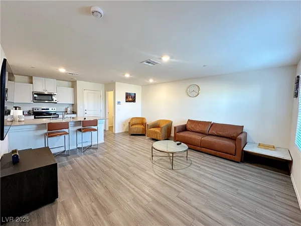 $1,990 | 1905 Ottava Vista Street, Henderson, NV 89044