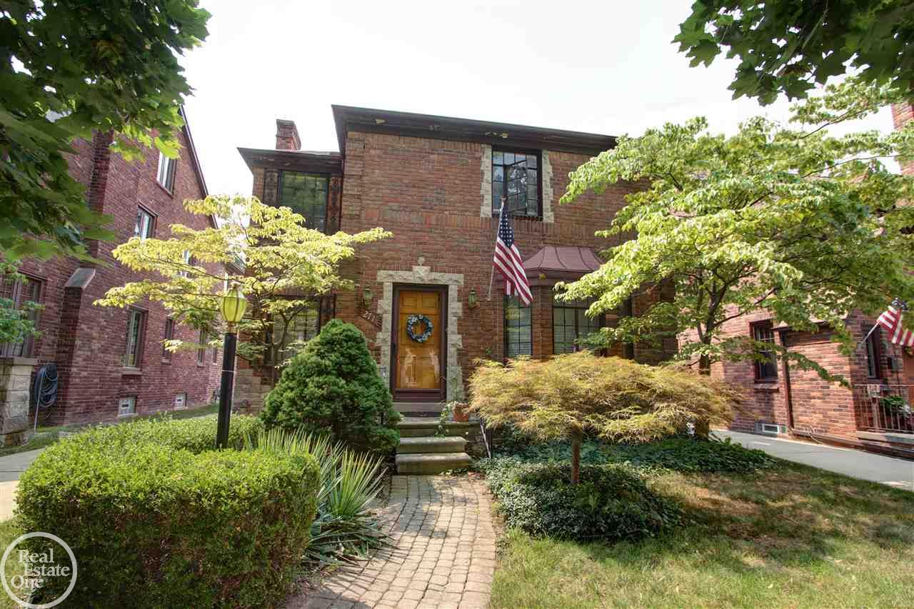 271 Moran Road Grosse Pointe Farms, MI 48236 - Photo 7 of 41