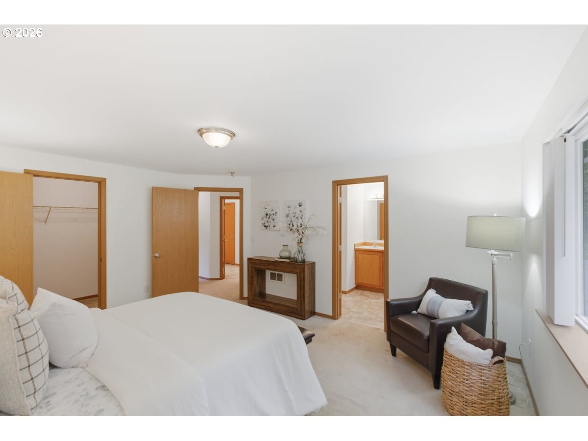 37905 South Wilhoit Road Molalla, OR 97038 - Photo 13 of 48 a bedroom with a bed and dresser