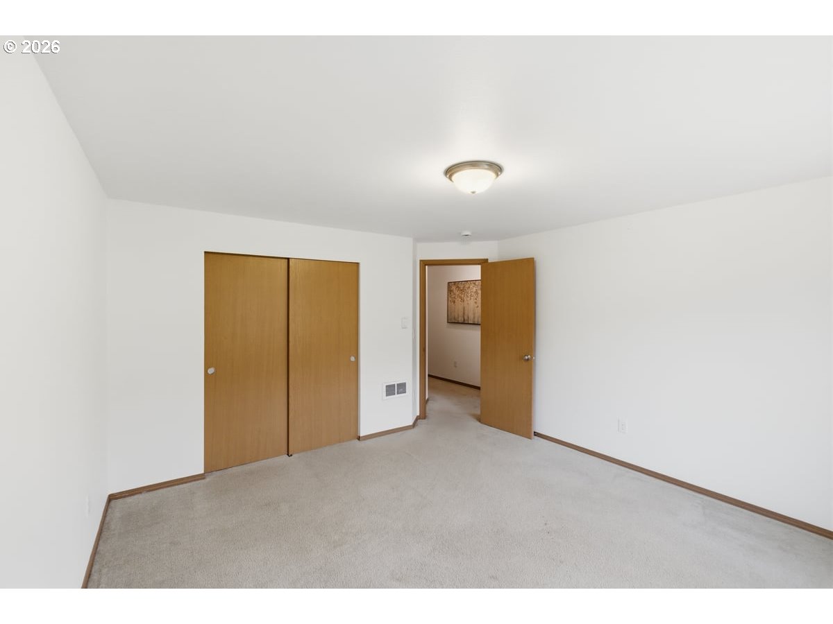 37905 South Wilhoit Road Molalla, OR 97038 - Photo 23 of 48 a view of an empty room