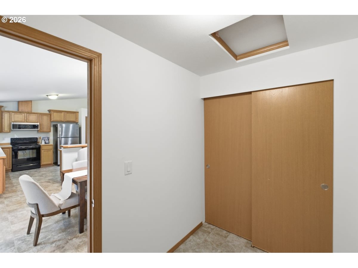 37905 South Wilhoit Road Molalla, OR 97038 - Photo 25 of 48 a view interior of house and livingroom with furniture