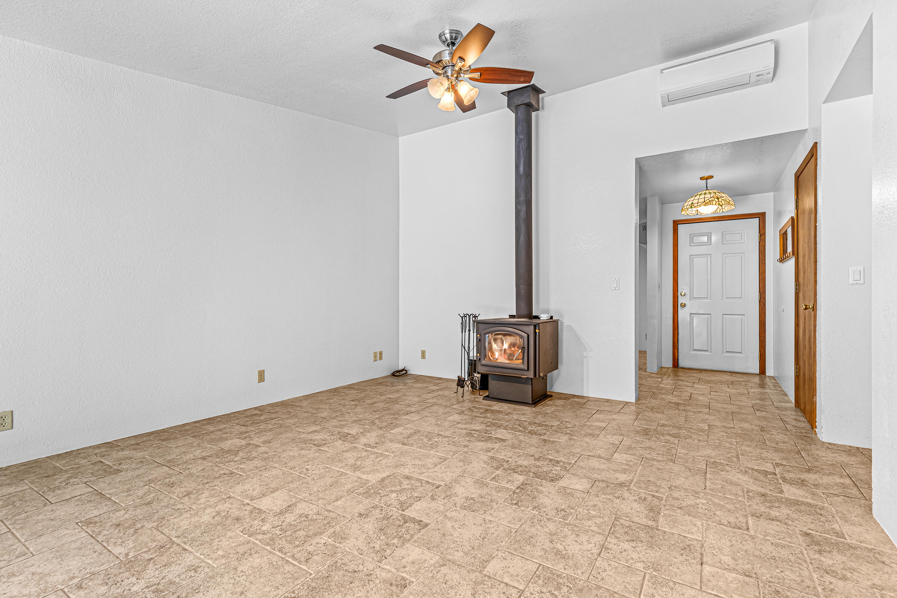 311 Peco Road Grants Pass, OR 97526 - Photo 29 of 67 9R9A1444