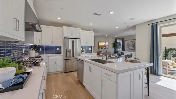 $989,990 | 685 Guy Turner Drive, Camarillo, CA 93010