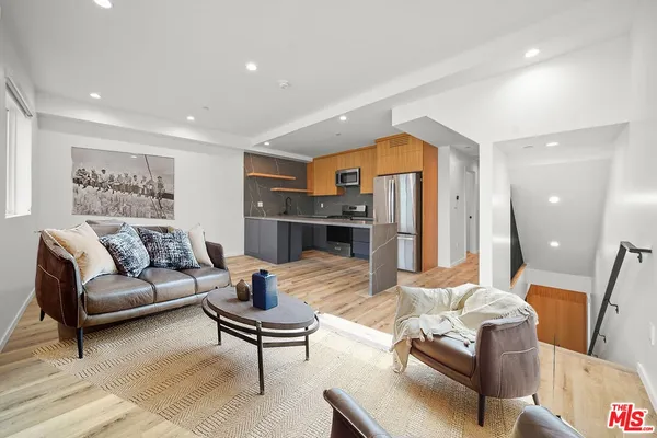 $4,250 | 849 Mariposa Avenue, Unit 1/2, Los Angeles, CA 90029