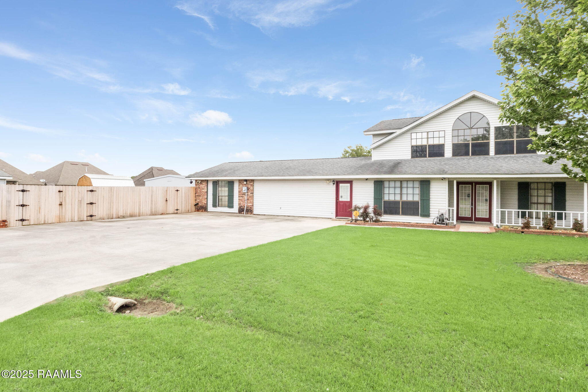 101 Rue Beau Soleil Broussard, LA 70518 - Photo 3 of 28 3