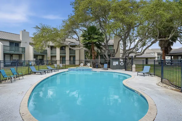 $202,000 | 302 St Andrews Street, Unit 202F, Rockport, TX 78382