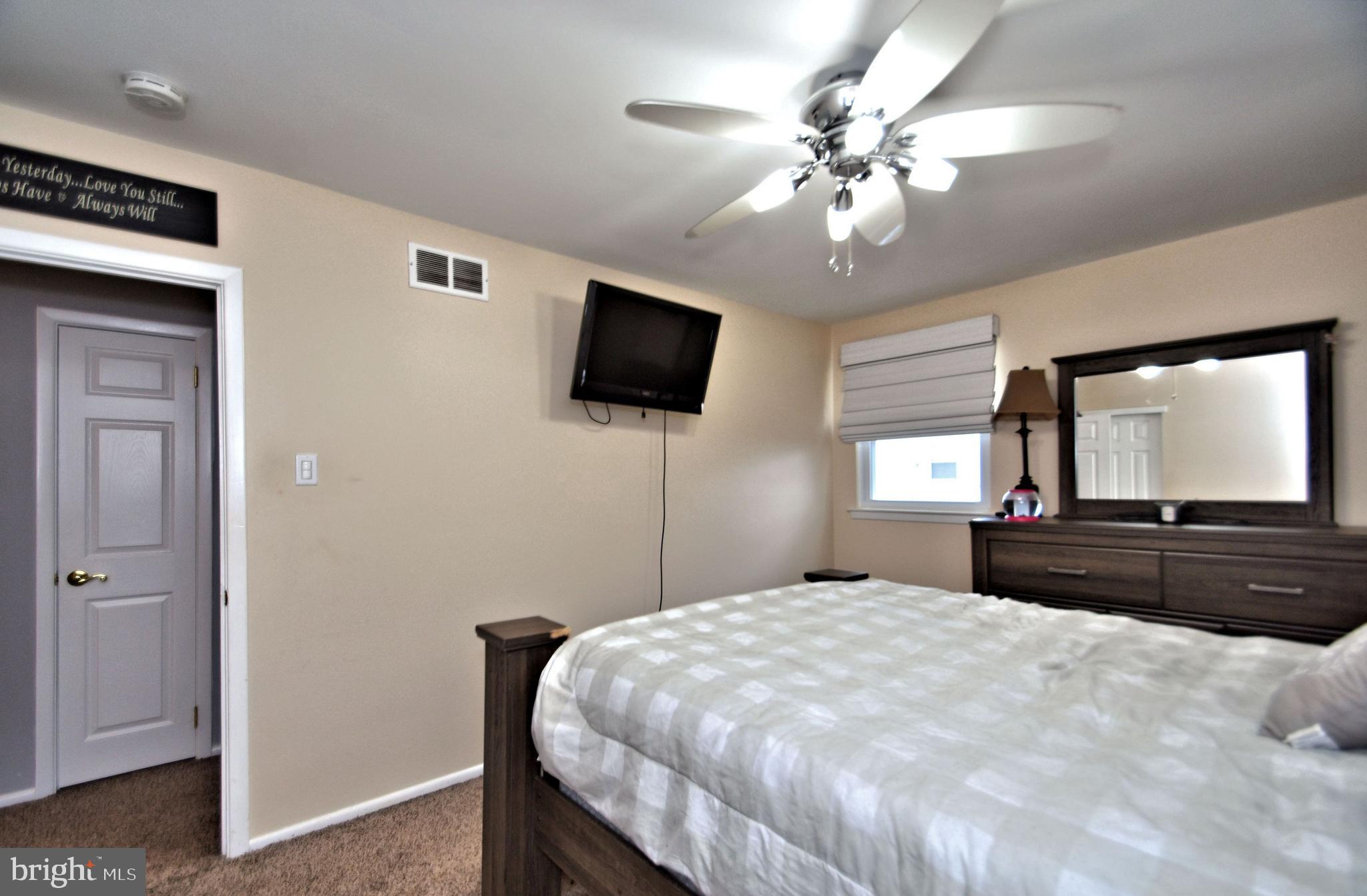 441 Densmore Road Philadelphia, PA 19116 - Photo 12 of 26 Gallery Image 12