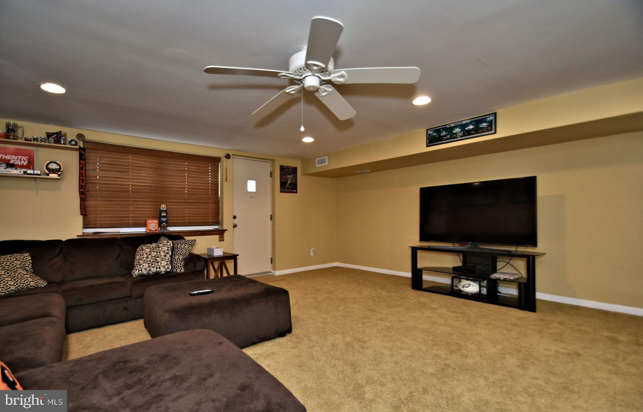 441 Densmore Road Philadelphia, PA 19116 - Photo 18 of 26 Gallery Image 18