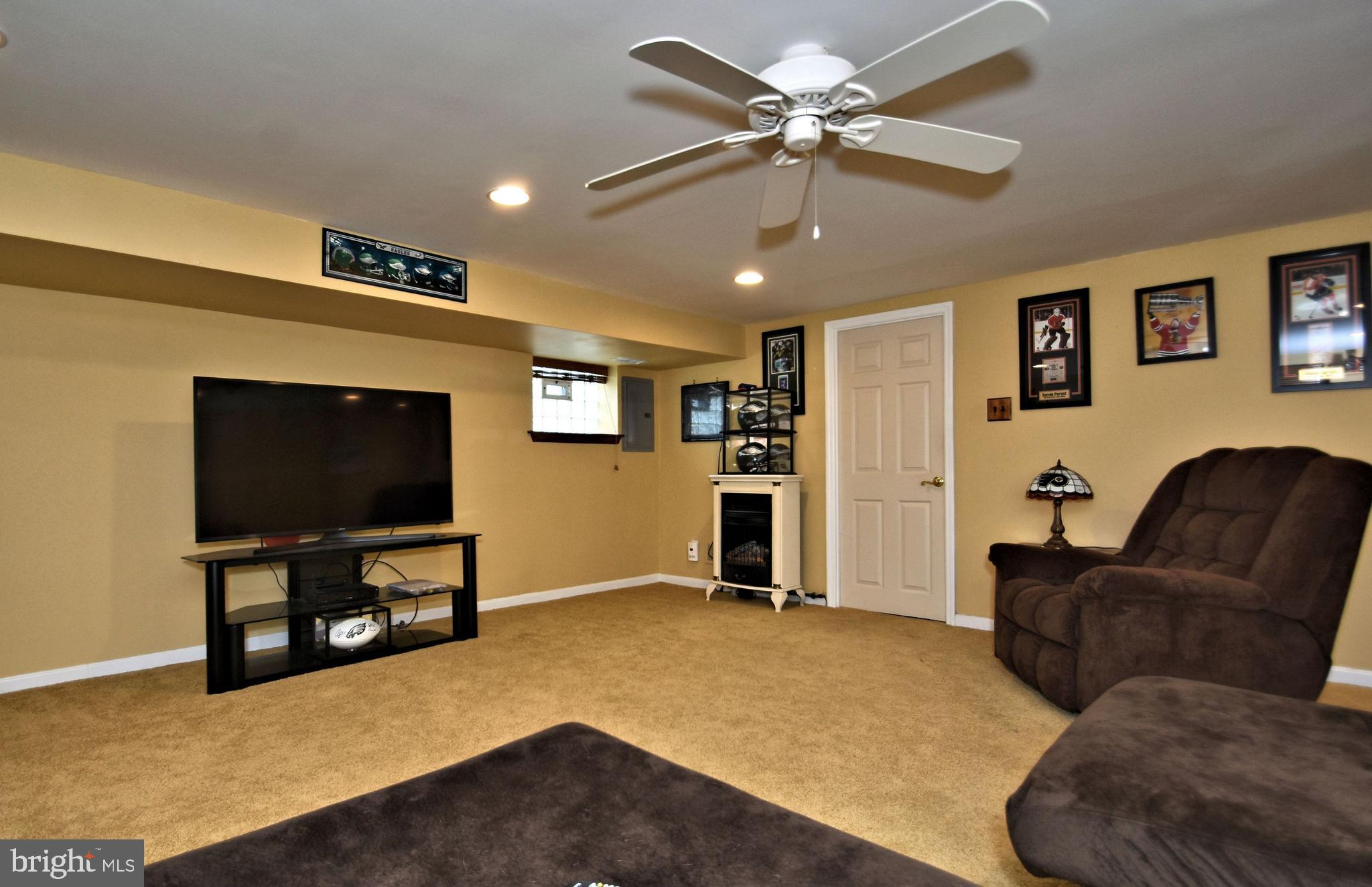 441 Densmore Road Philadelphia, PA 19116 - Photo 21 of 26 Gallery Image 21