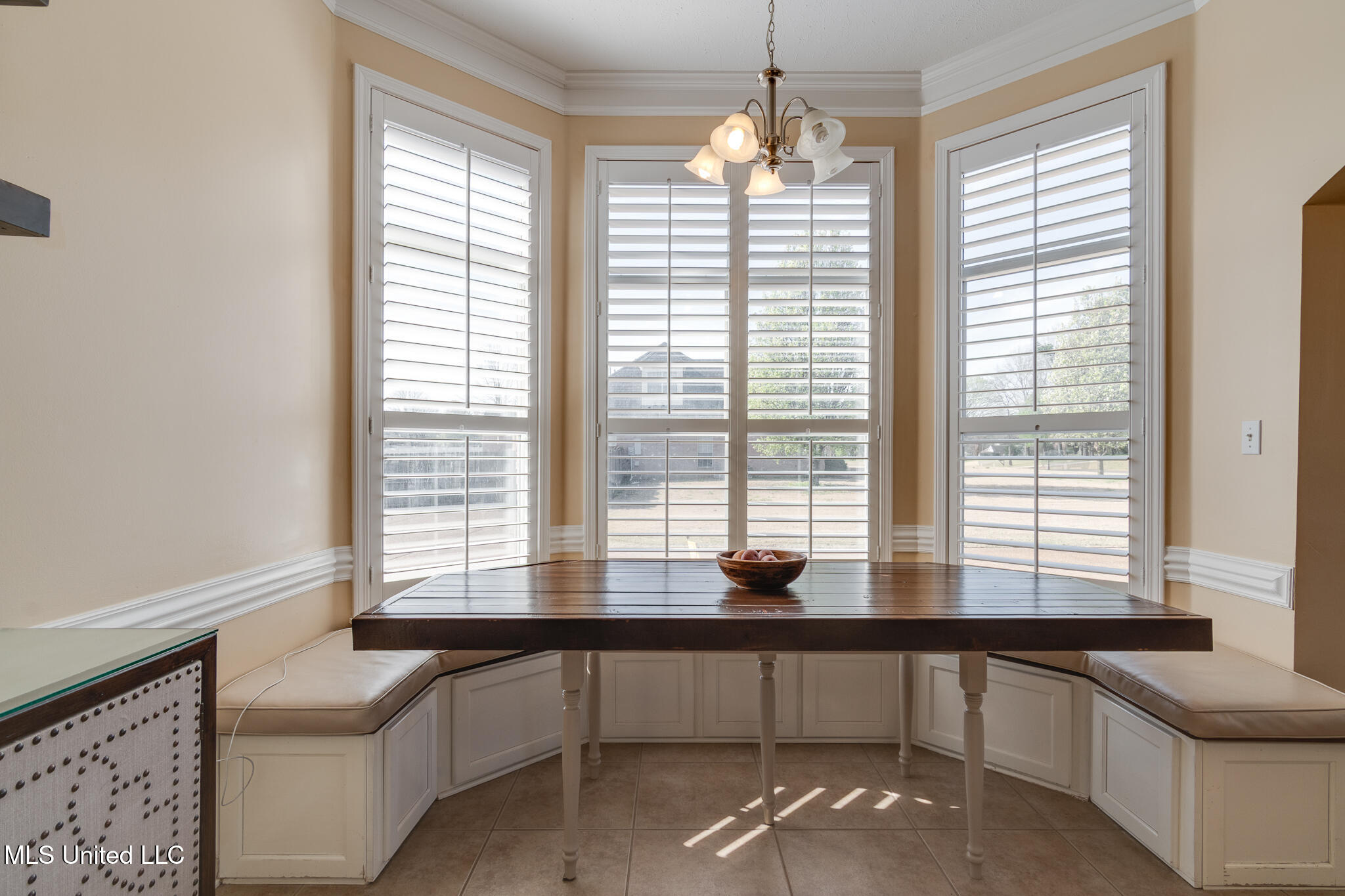 7480 Davidson Road Olive Branch, MS 38654 - Photo 15 of 60 custom breakfast table / seating