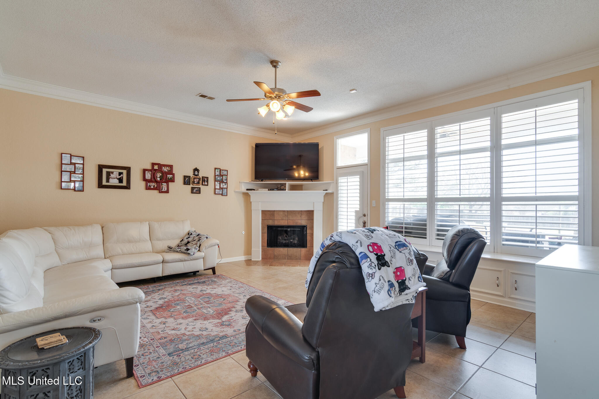 7480 Davidson Road Olive Branch, MS 38654 - Photo 19 of 60 great room