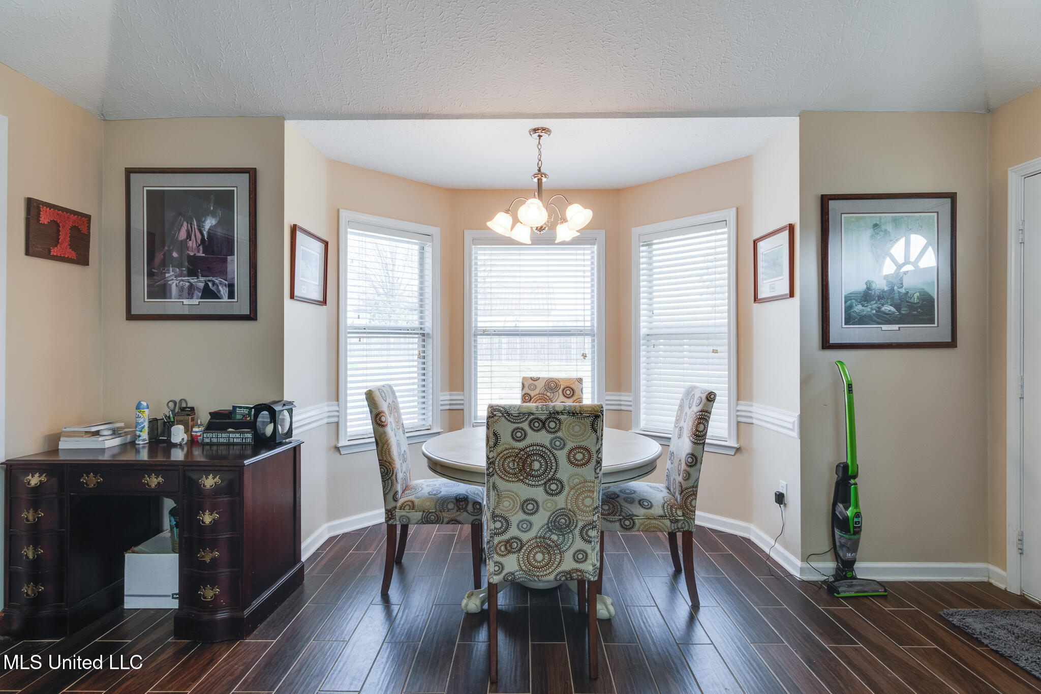 7480 Davidson Road Olive Branch, MS 38654 - Photo 44 of 60 dining area inlaw suite