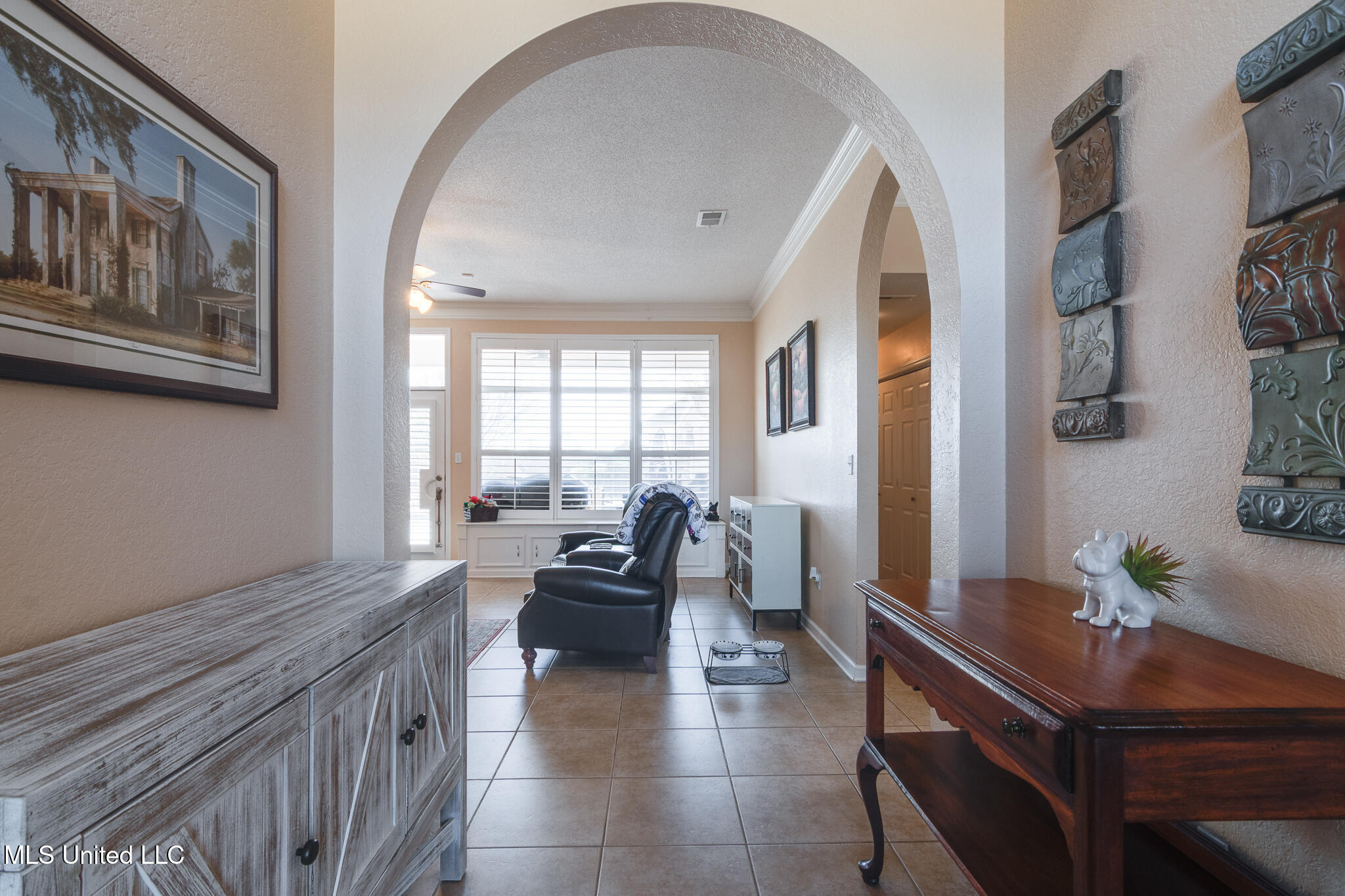 7480 Davidson Road Olive Branch, MS 38654 - Photo 5 of 60 entrance to great room
