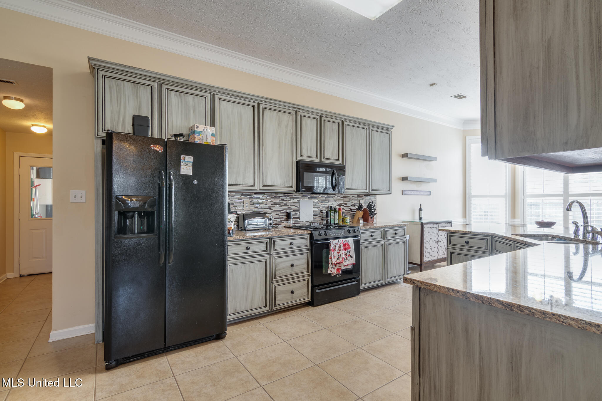 7480 Davidson Road Olive Branch, MS 38654 - Photo 10 of 60 abundance of cabinets