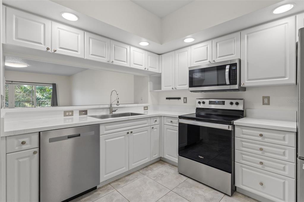 960 Starkey Road, Unit 5203 Largo, FL 33771 - Photo 1 of 1 Gallery Image 1
