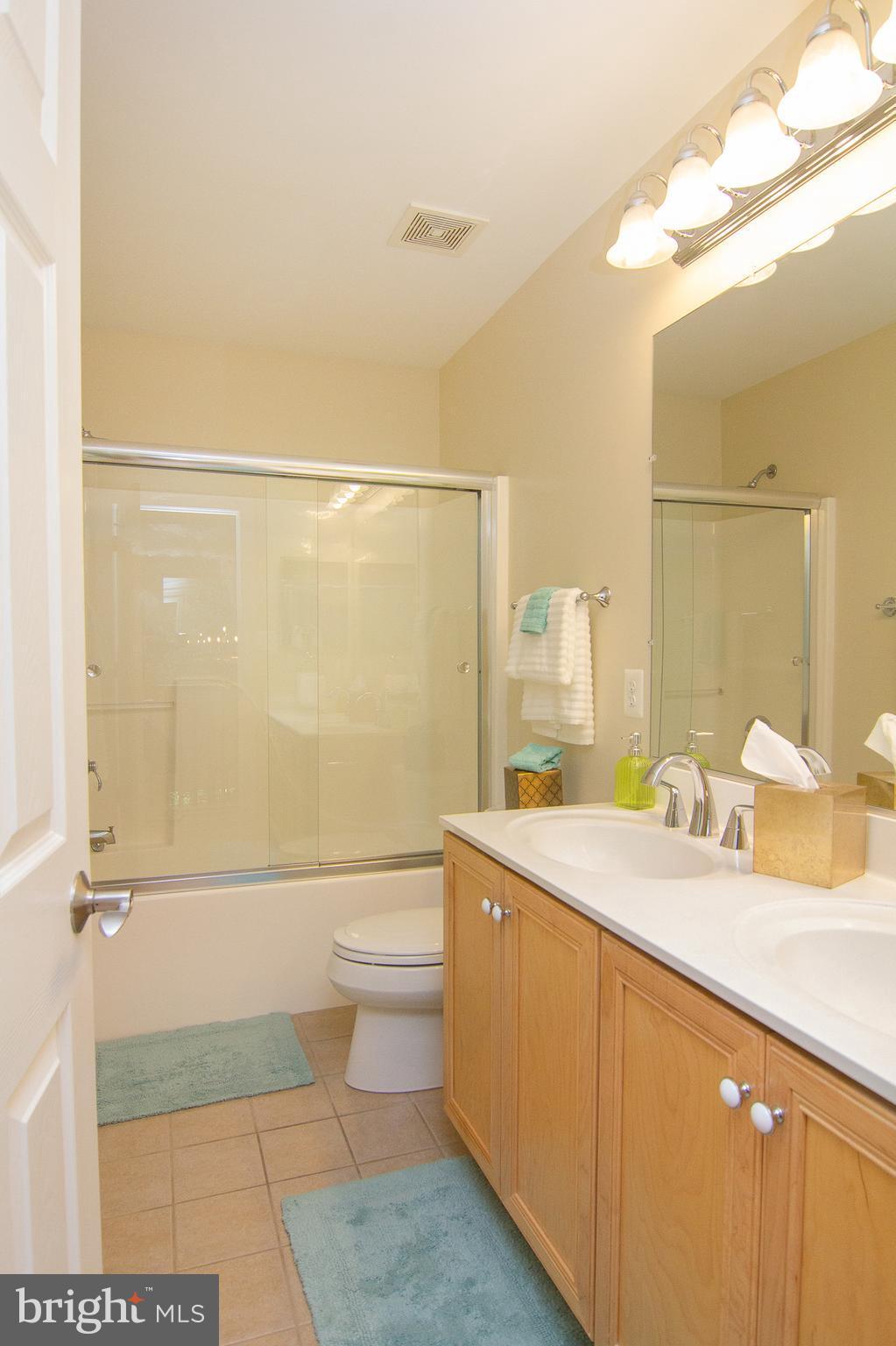 2117 Nicodemus Road Westminster, MD 21157 - Photo 19 of 30 Bath