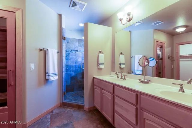 $695,000 | 575 Redwood Lane, Pinetop, AZ 85935