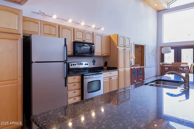 $695,000 | 575 Redwood Lane, Pinetop, AZ 85935