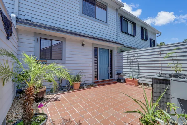 $280,000 | 6148 Southeast Georgetown Place, Unit 805, Hobe Sound, FL 33455