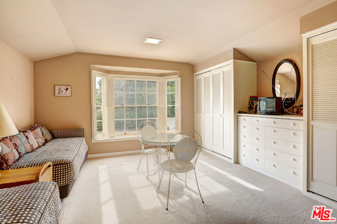 10450 Charing Cross Road Los Angeles, CA 90024 - Photo 28 of 33