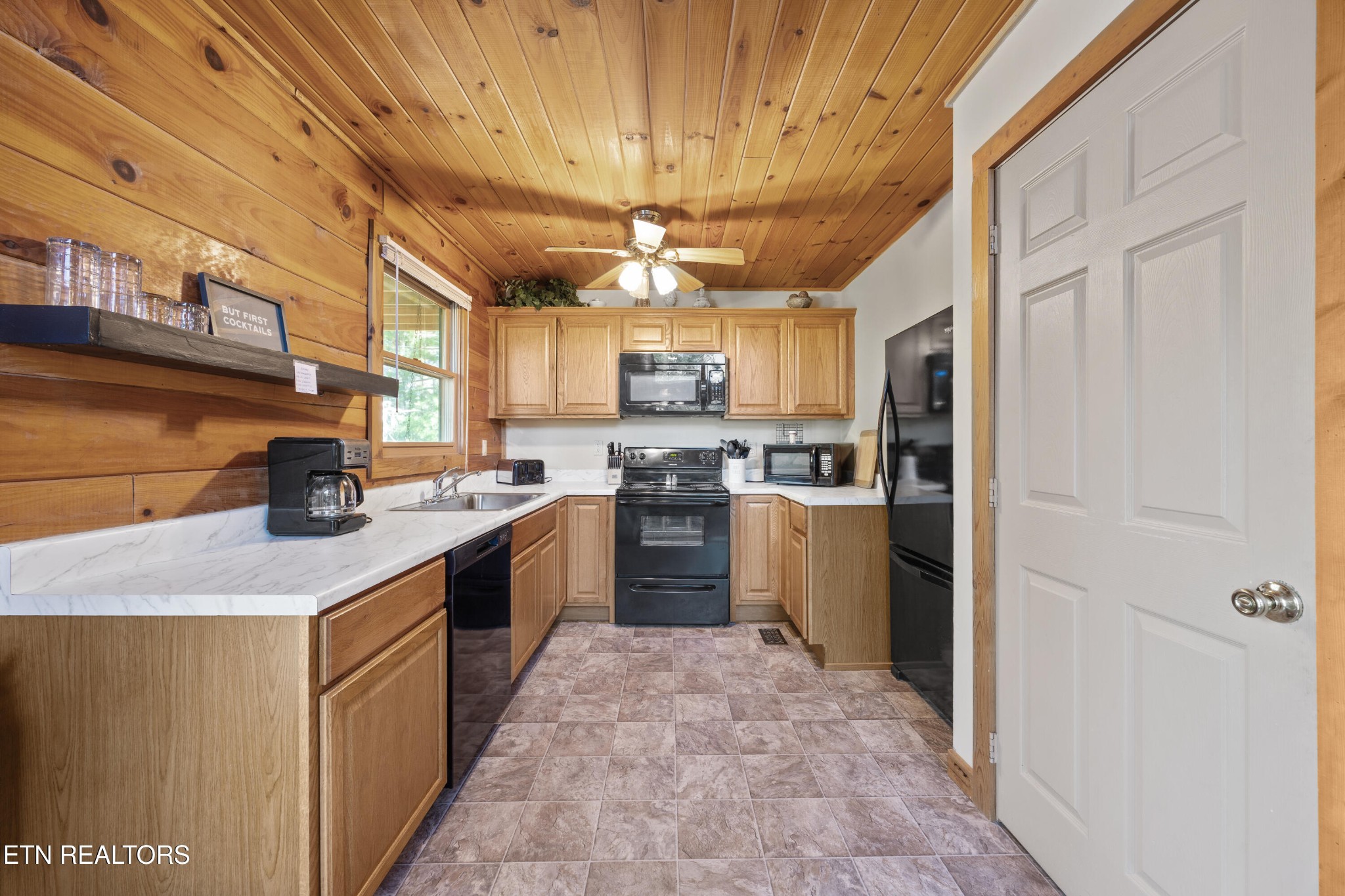 3850 Millers Ridge Way Sevierville, TN 37862 - Photo 16 of 34 Gallery Image 16