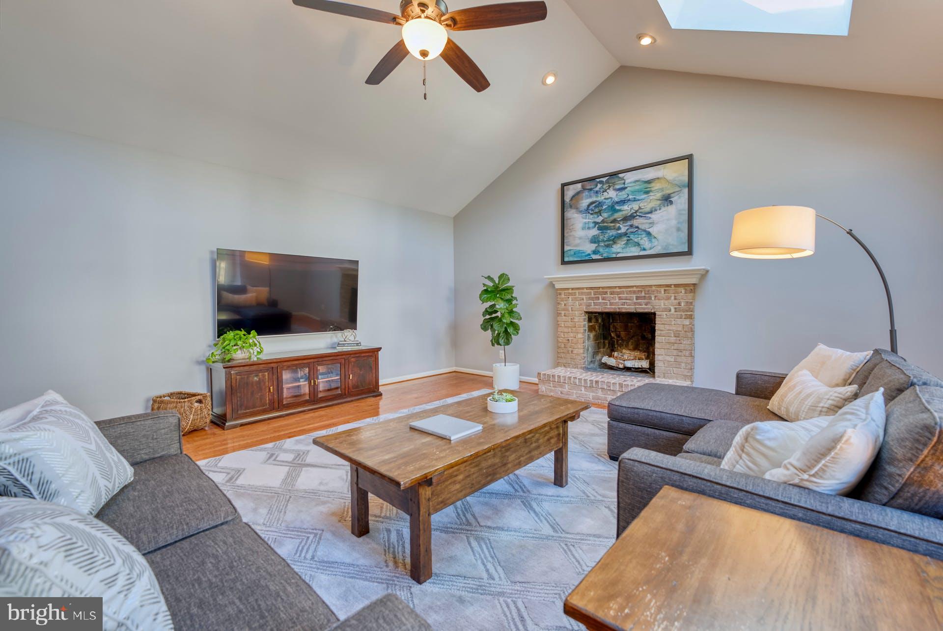 1311 Gatesmeadow Way Reston, VA 20194 - Photo 12 of 52
