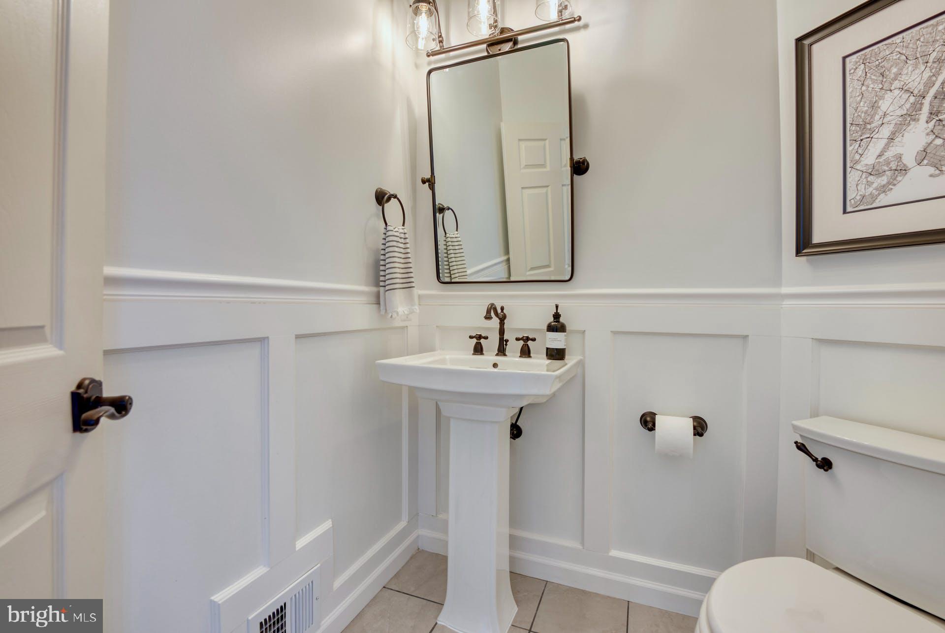 1311 Gatesmeadow Way Reston, VA 20194 - Photo 13 of 52