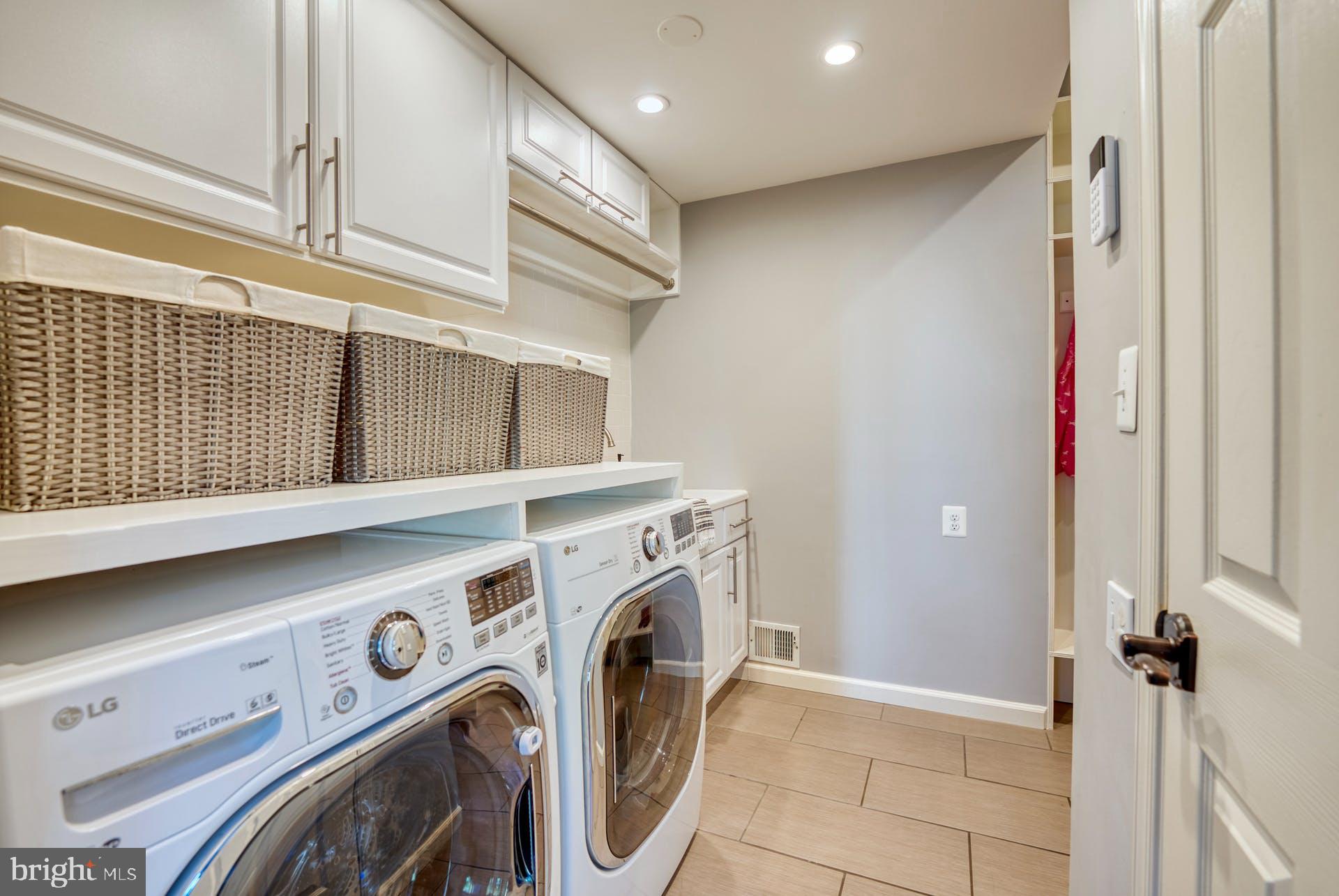 1311 Gatesmeadow Way Reston, VA 20194 - Photo 14 of 52