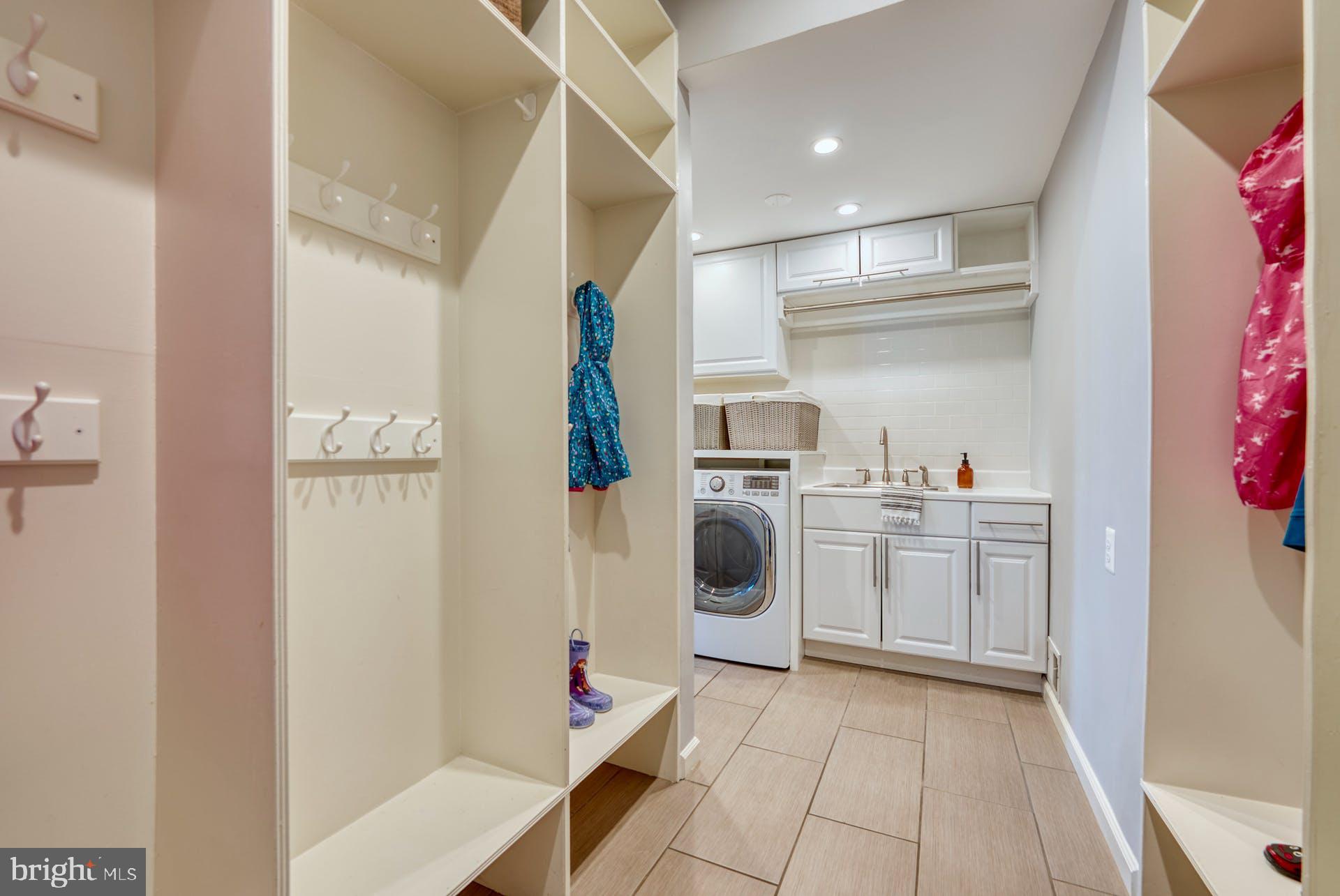 1311 Gatesmeadow Way Reston, VA 20194 - Photo 15 of 52