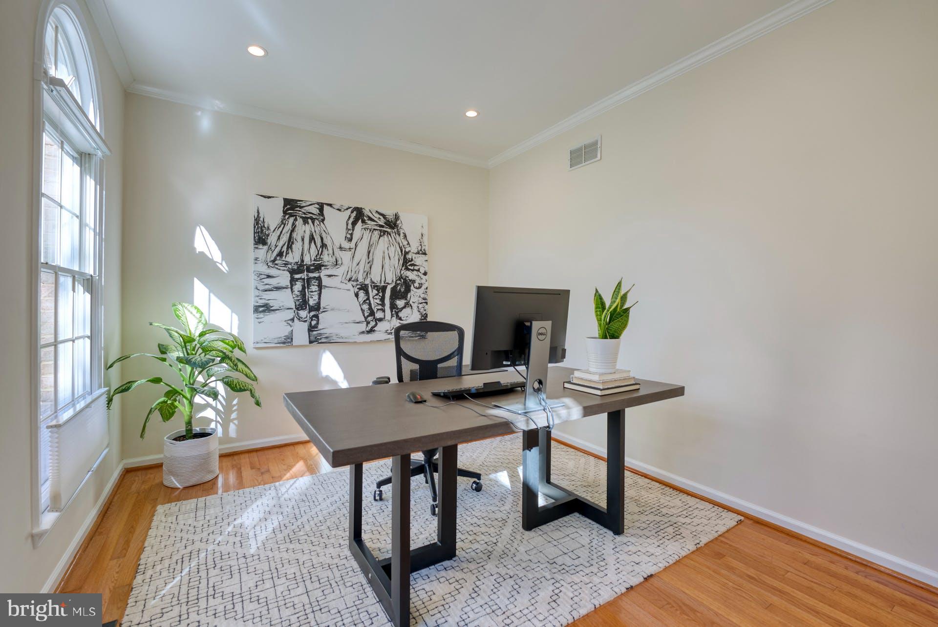 1311 Gatesmeadow Way Reston, VA 20194 - Photo 16 of 52