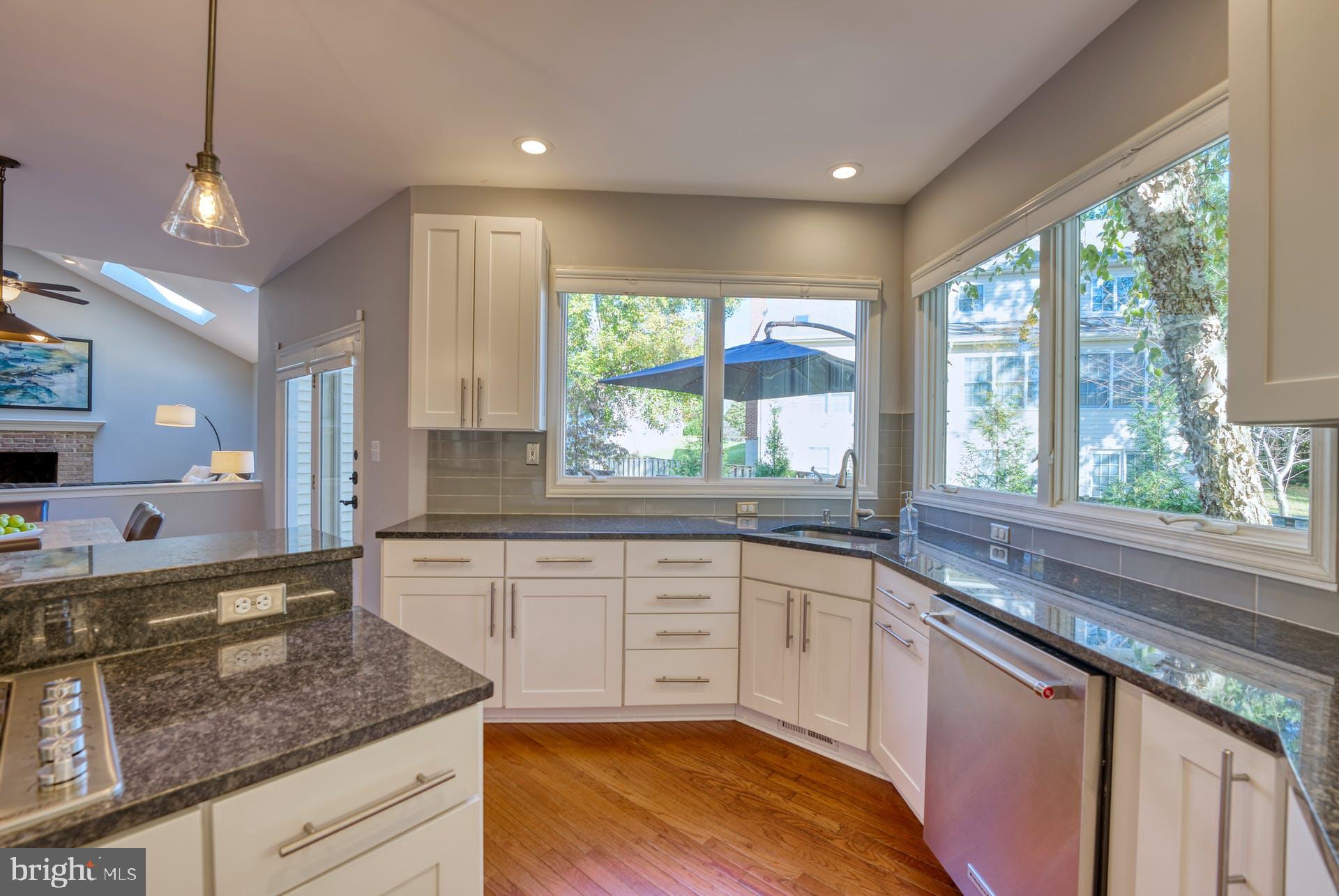 1311 Gatesmeadow Way Reston, VA 20194 - Photo 7 of 52