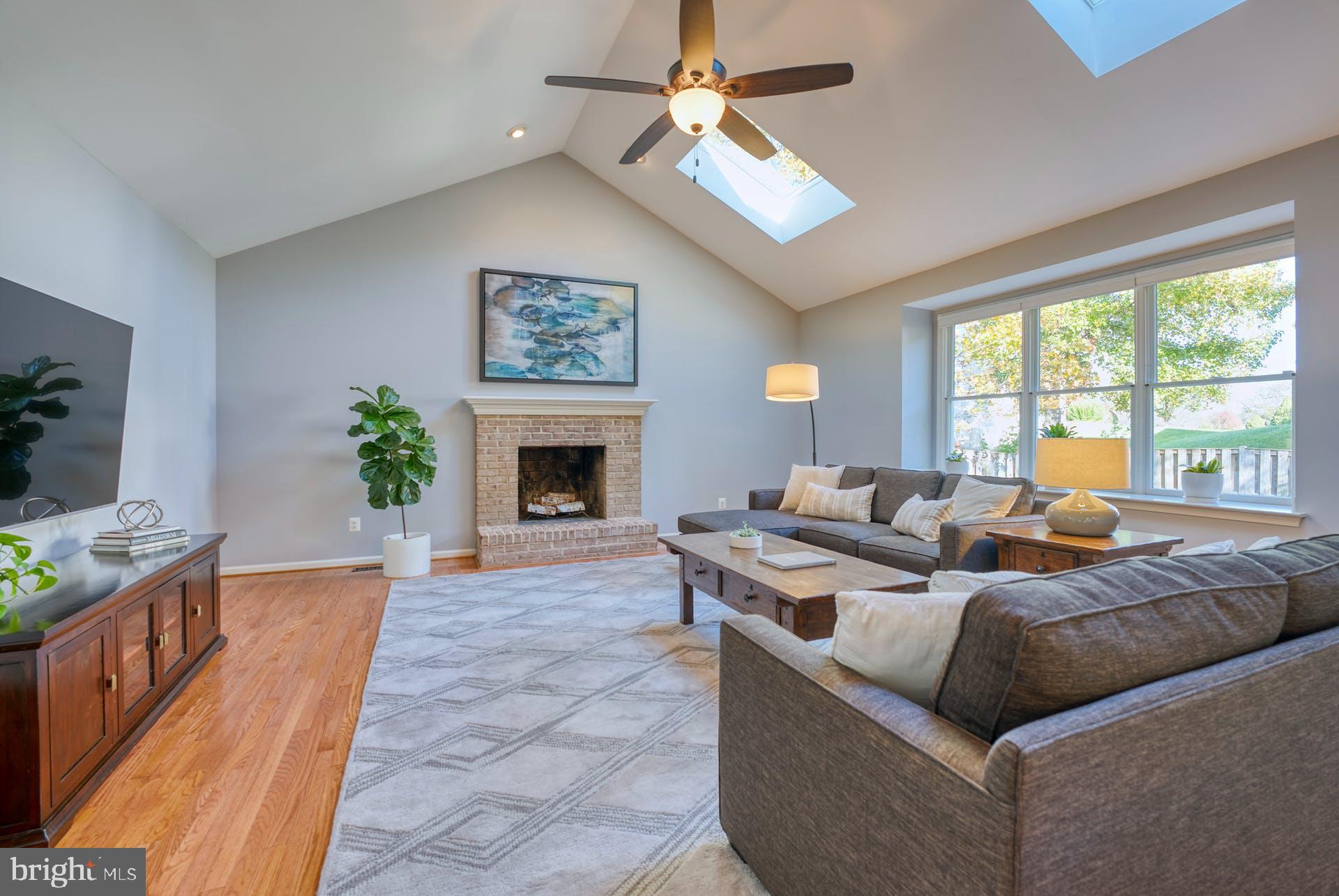 1311 Gatesmeadow Way Reston, VA 20194 - Photo 10 of 52