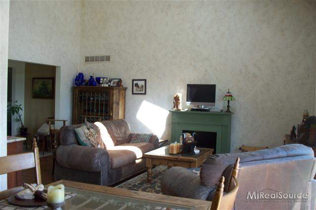 11385 Gilbert Road Memphis, MI 48041 - Photo 9 of 30 31146467-8.JPG