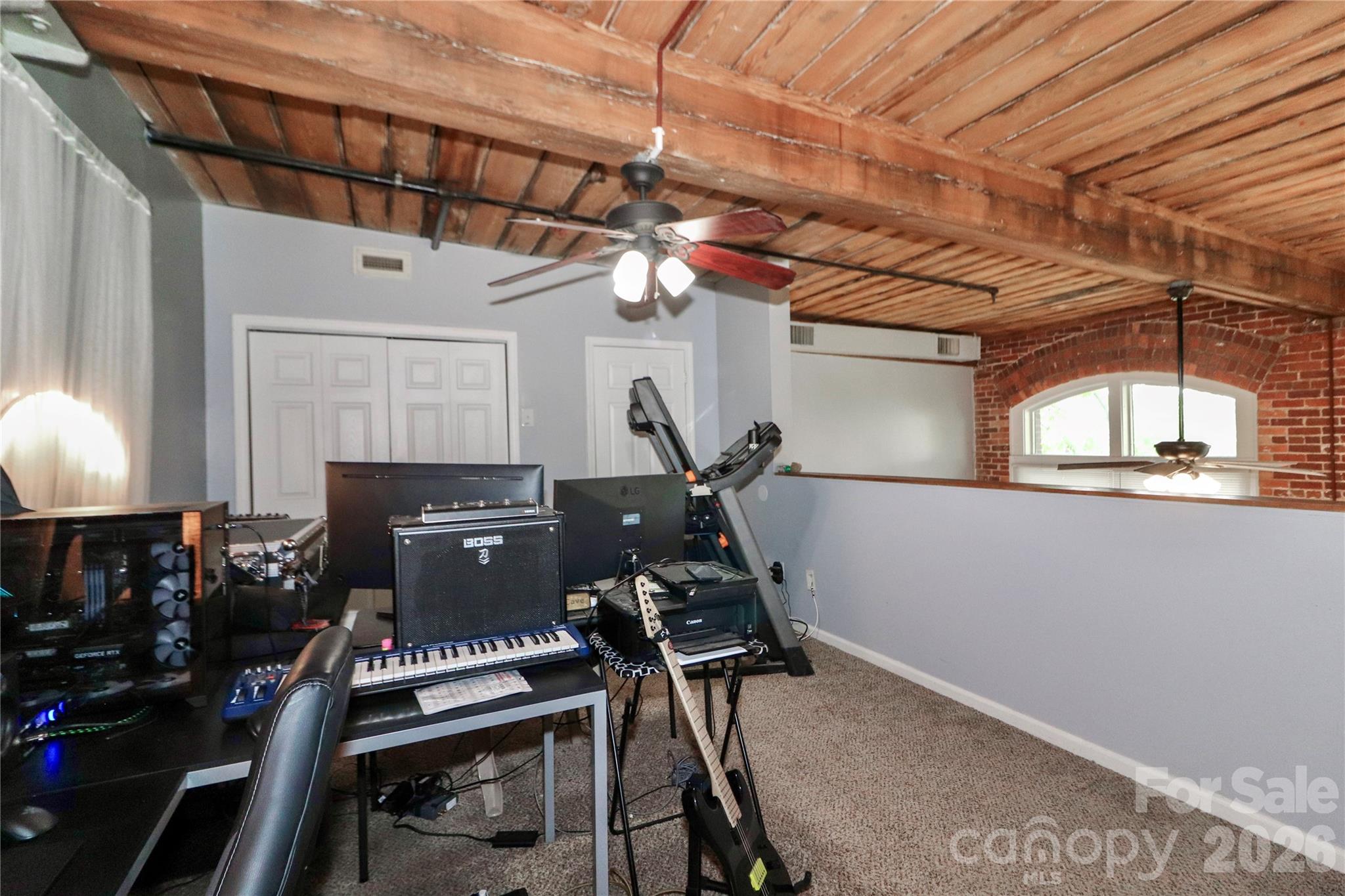 201 South Hoskins Road, Unit 315 Charlotte, NC 28208 - Photo 23 of 40 a room with furniture
