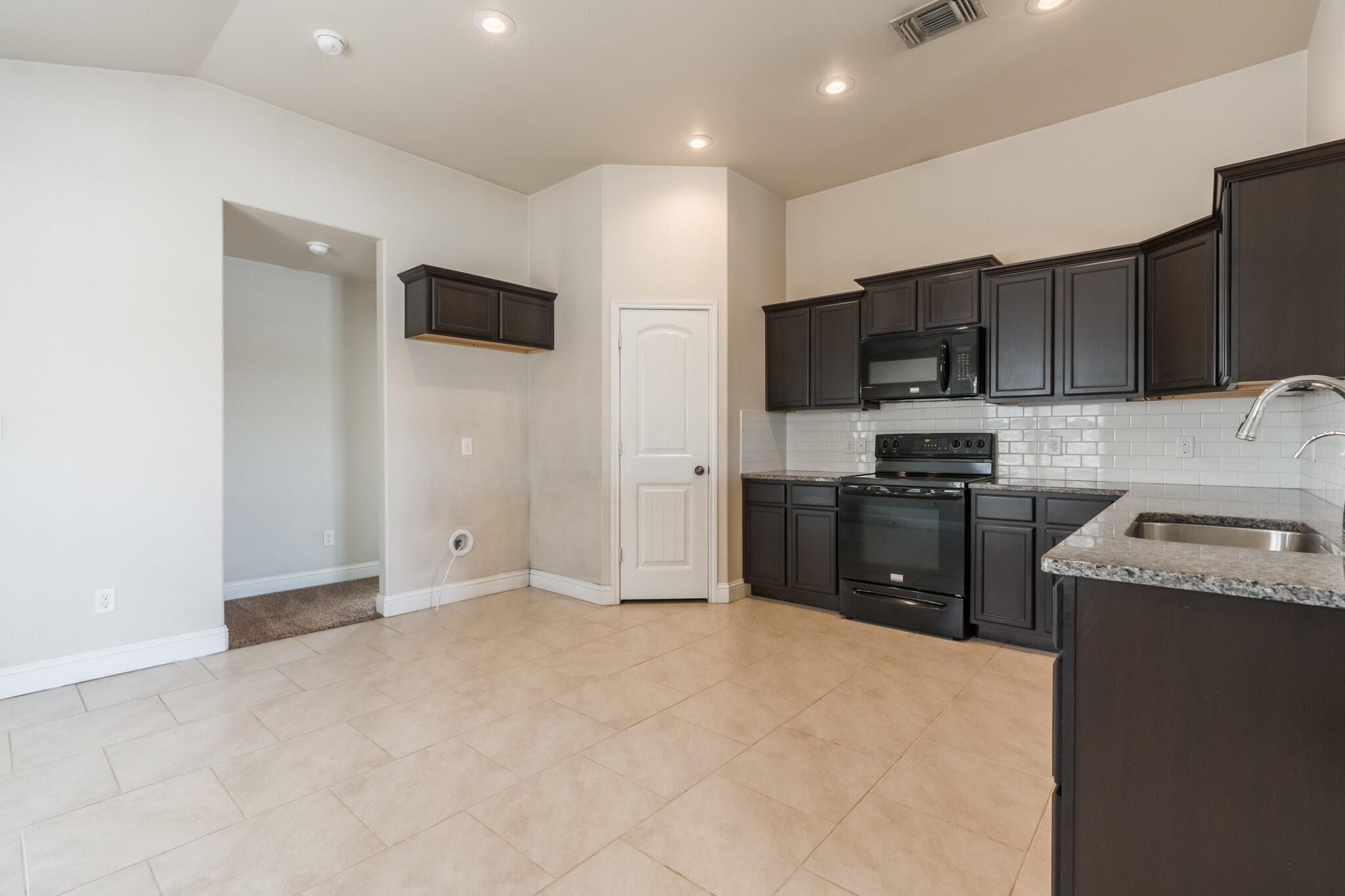 5603 112th Street Lubbock, TX 79424 - Photo 11 of 34 DSC05206-HDR