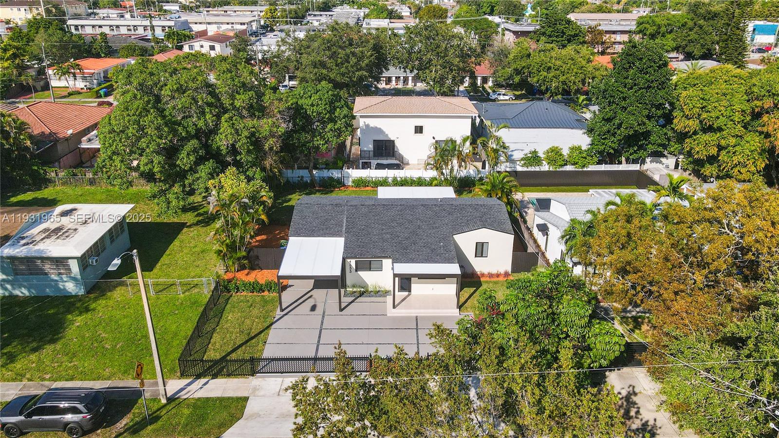 4555 Southwest 2nd Street Miami, FL 33134 - Photo 32 of 37