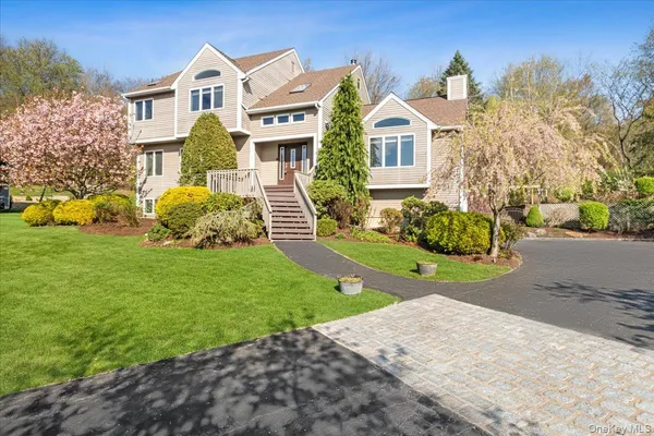 $1,300,000 | 3060 Dahlia Court, Yorktown Heights, NY 10598